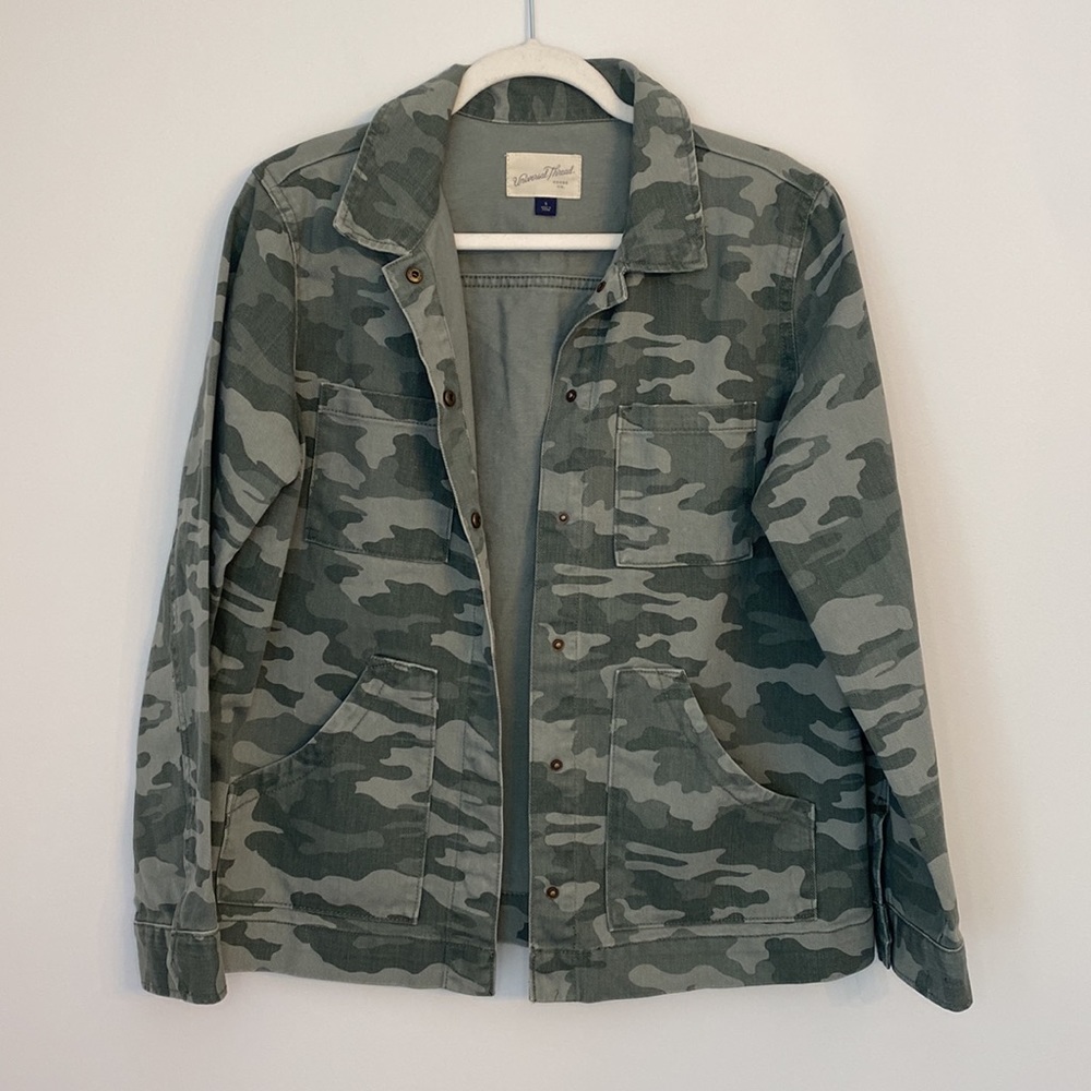 Universal Thread Camo Shacket Size Small